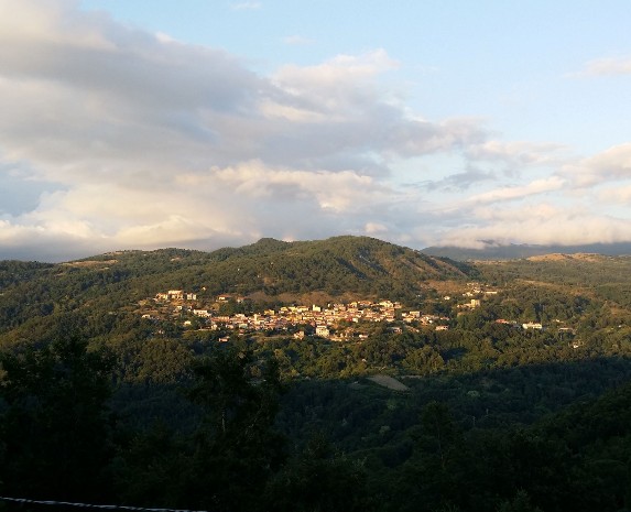 San Severino Lucano nella valle del frido